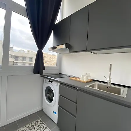 Landlord 242 - Station Apartmán Bari